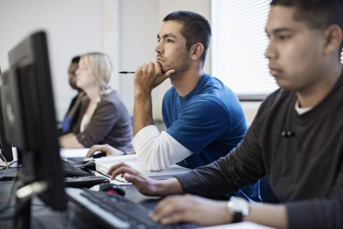 Prefeitura de Apucarana abre matrículas para cursos técnicos gratuitos em Segurança do Trabalho e Desenvolvimento de Sistemas