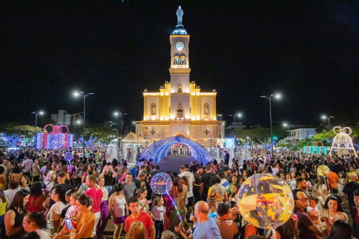 Apucarana celebra sucesso do Natal da Família 2025 e se prepara para grande show de encerramento