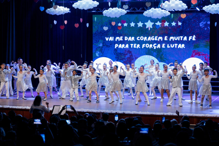 Festival hoje à noite no Cine Teatro Fênix celebra aprendizado de estudantes em inglês, espanhol e Libras